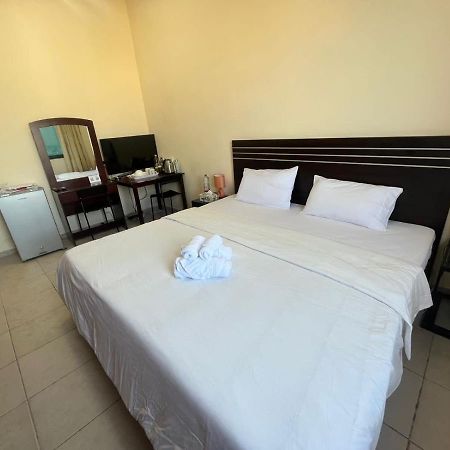 Master Room Attached Bathroom Dubai Buitenkant foto