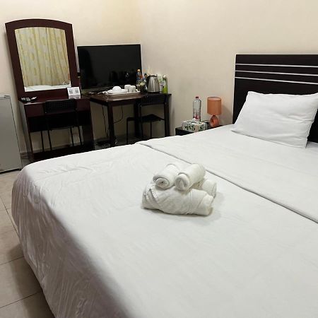 Master Room Attached Bathroom Dubai Buitenkant foto