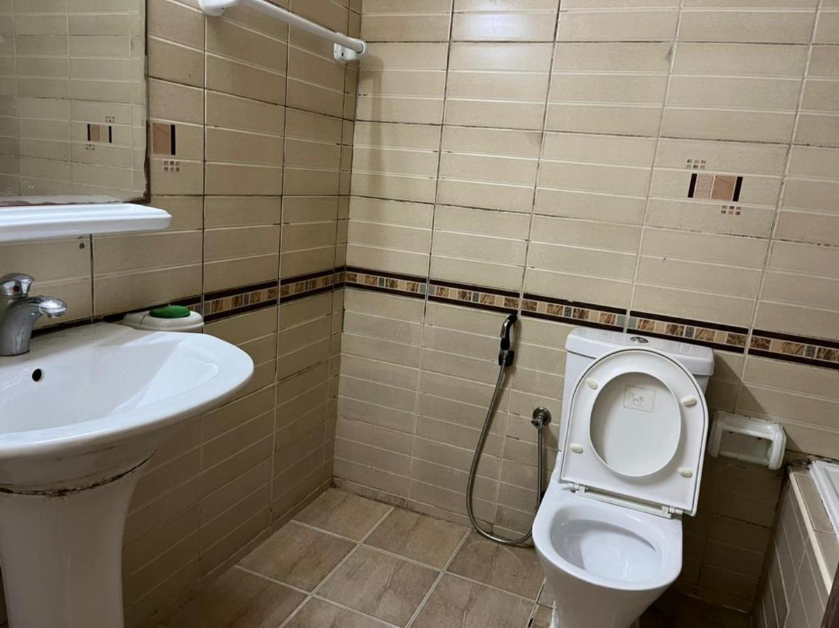 Master Room Attached Bathroom Dubai Buitenkant foto