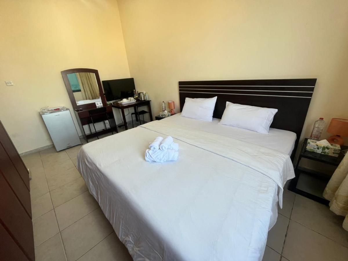 Master Room Attached Bathroom Dubai Buitenkant foto